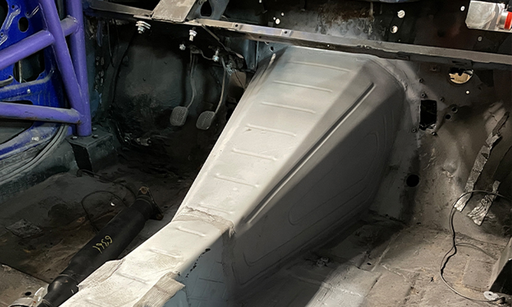Устанавливаем на Жигазло коробку передач от BMW и собираем кастомную систему охлаждения.