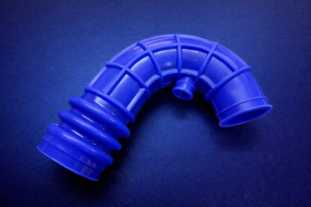 20251225_1059_Синий изгиб трубы_remix_01kda4v9qpf028g0jtta893z7w.png