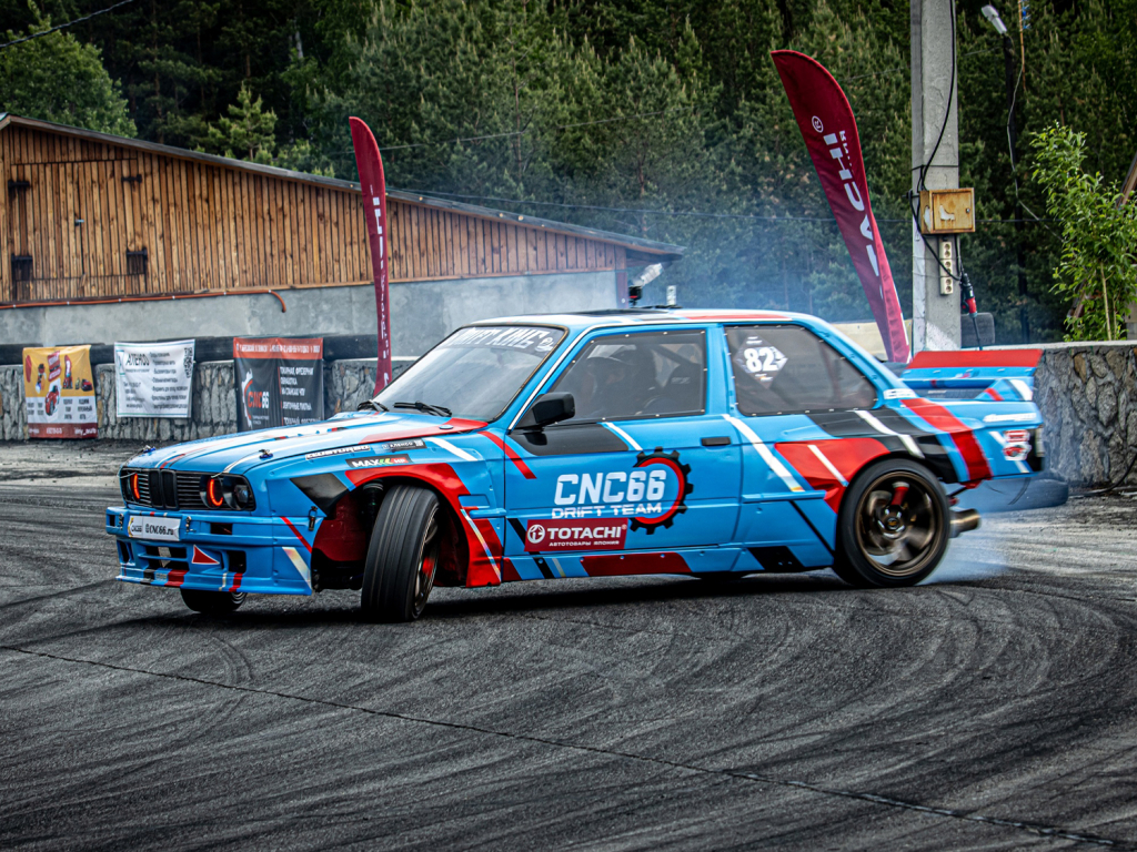 BMW e30 дрифт Falken